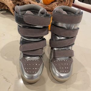Just Fab Wedge Sneakers - Grey/Silver